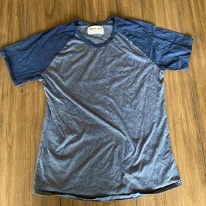 Vestige men’s shirt, size XL